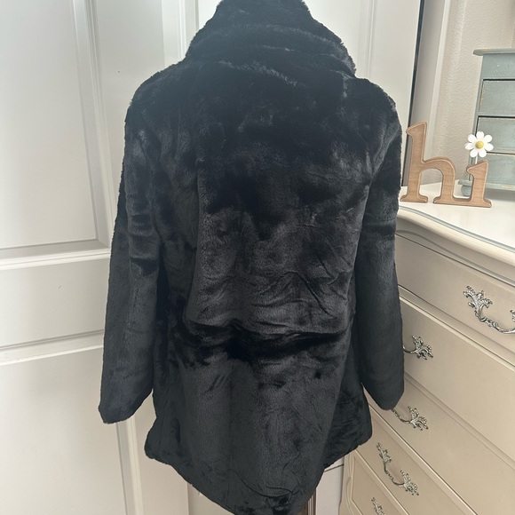 Love Tree Black Teddy Jacket - Picture 2 of 4